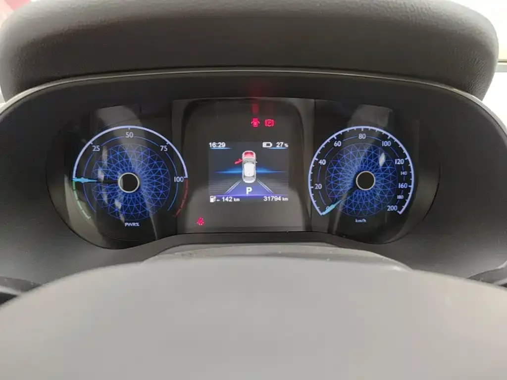 Hongqi E-QM5 — фото 4