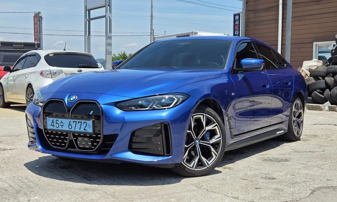BMW i4 — фото 1
