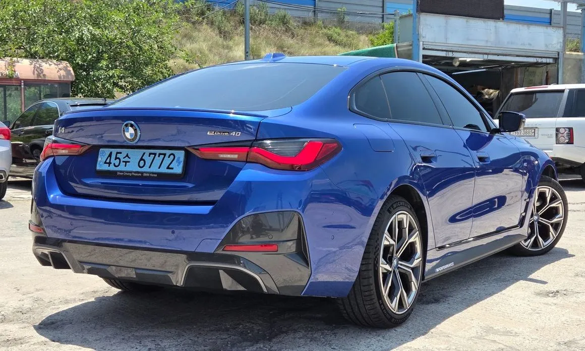BMW i4 — фото 7