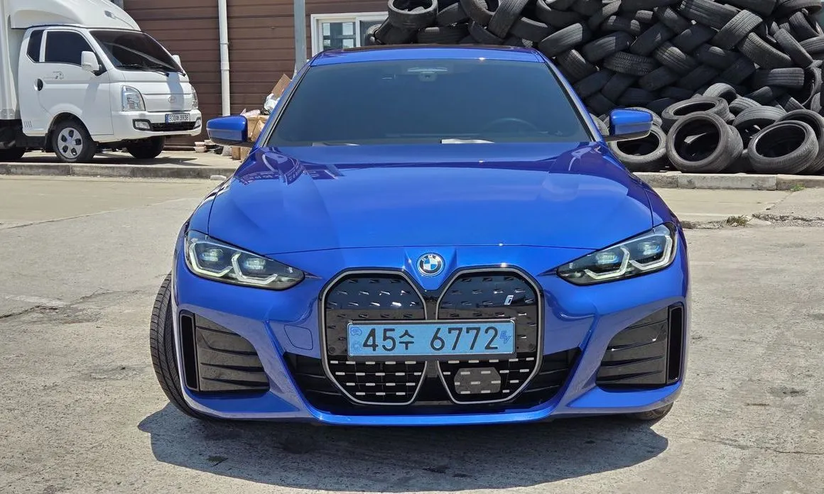 BMW i4 — фото 4