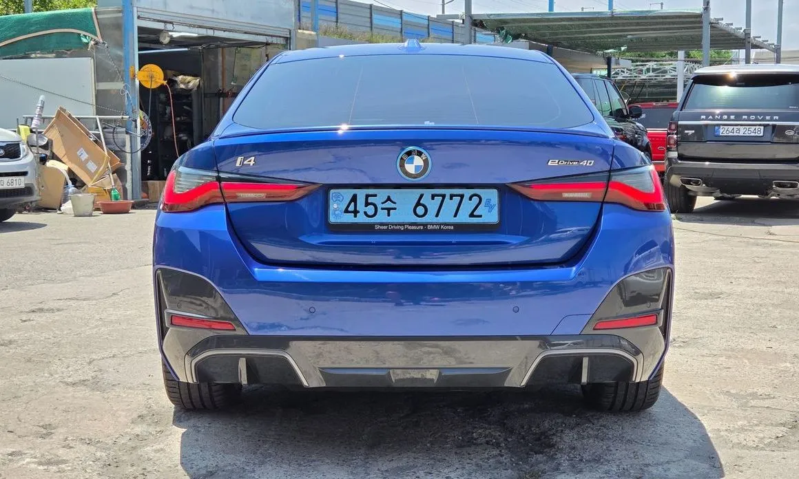 BMW i4 — фото 10