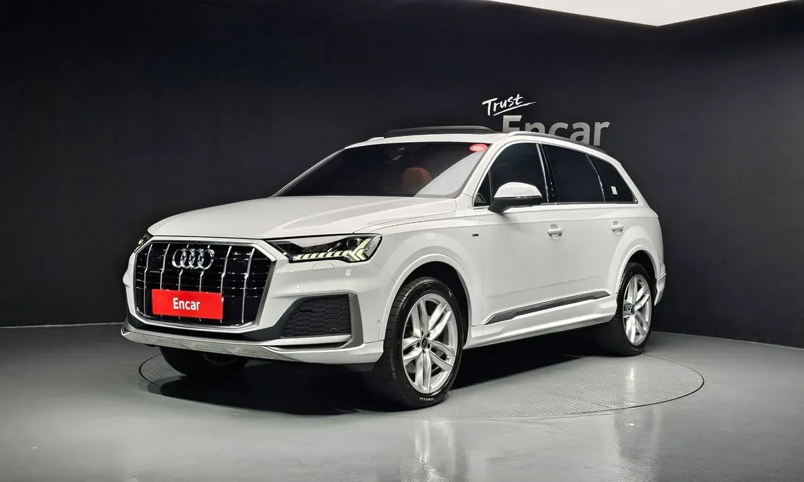 Audi Q7 — фото 1