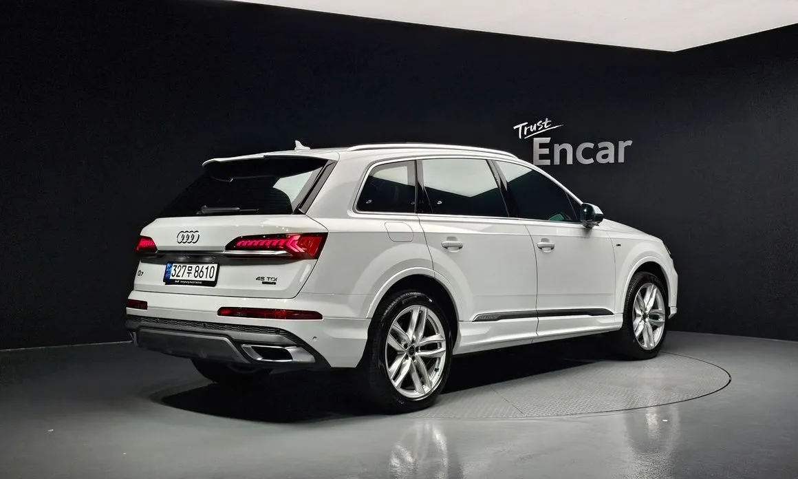 Audi Q7 — фото 2