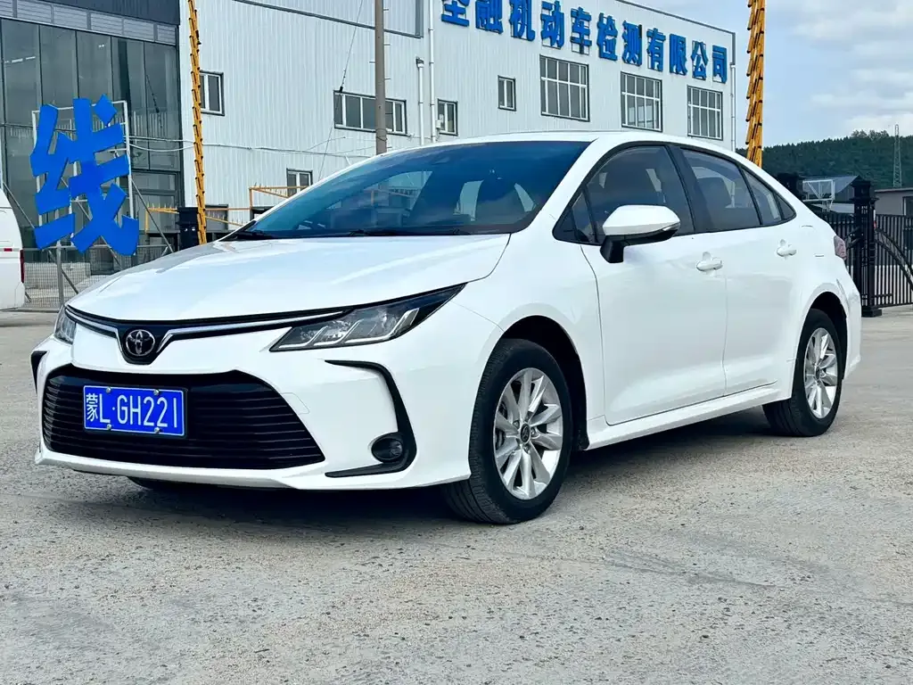 Toyota Corolla — фото 1