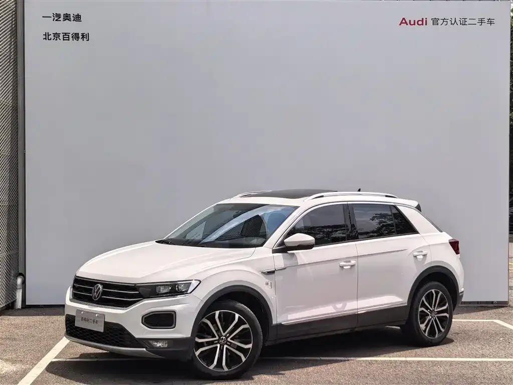 Volkswagen T-Roc — фото 1