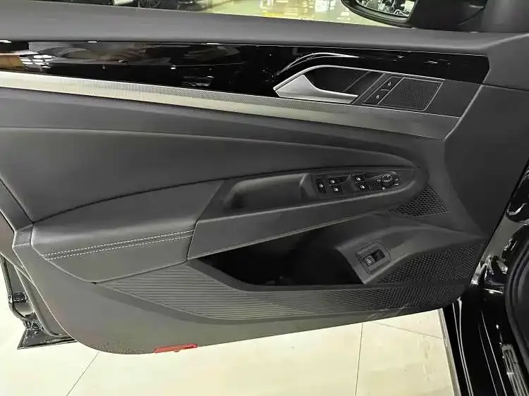 Volkswagen Passat — фото 4