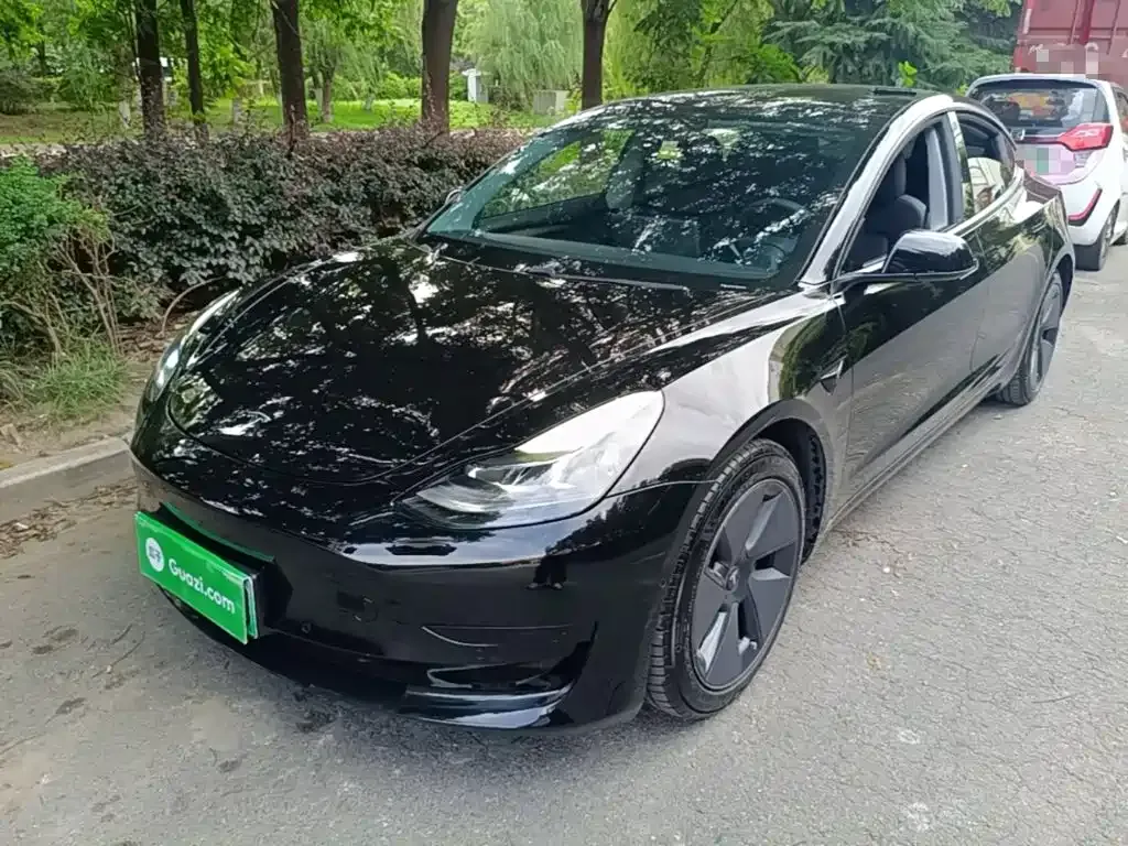 Tesla Model 3 — фото 1