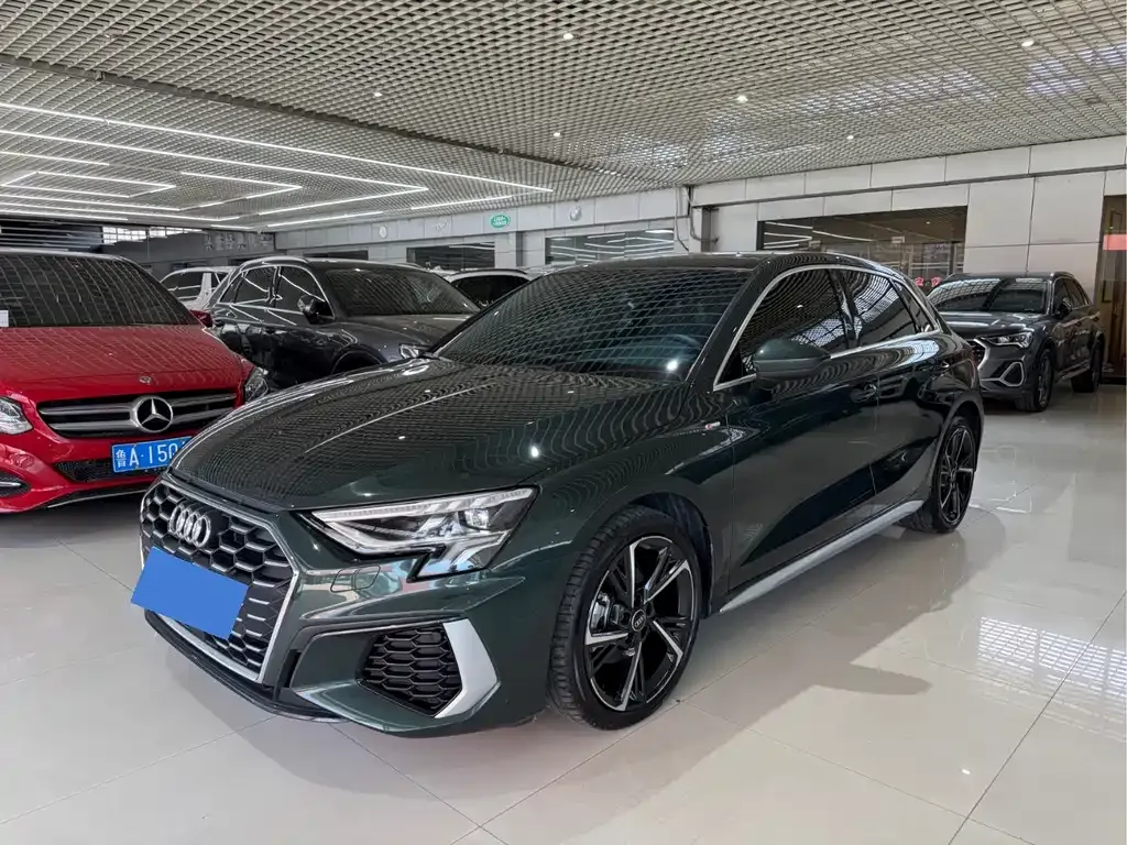 Audi A3 — фото 1