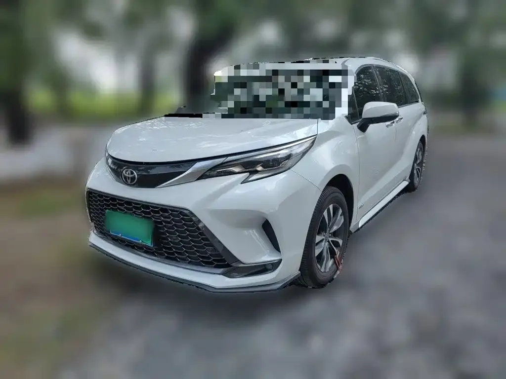 Toyota Granvia — фото 1