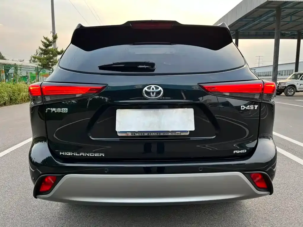 Toyota Highlander — фото 4