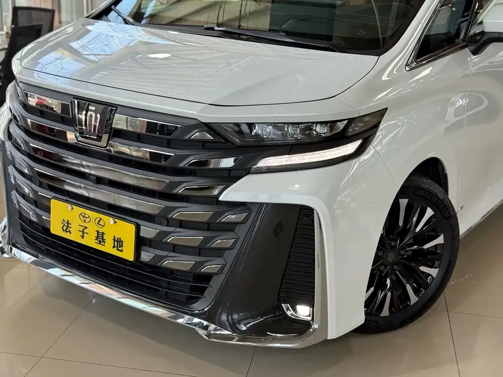 Toyota Vellfire — фото 10