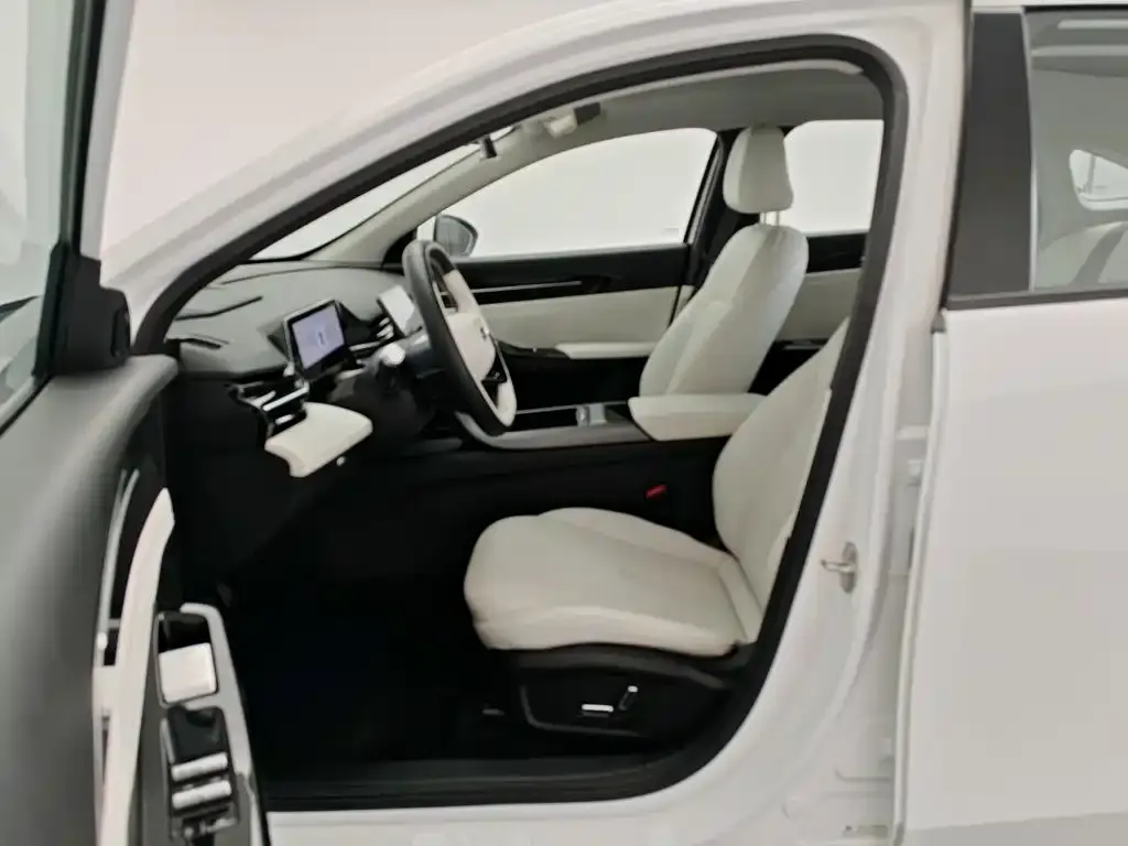 Geely Galaxy L6 — фото 2