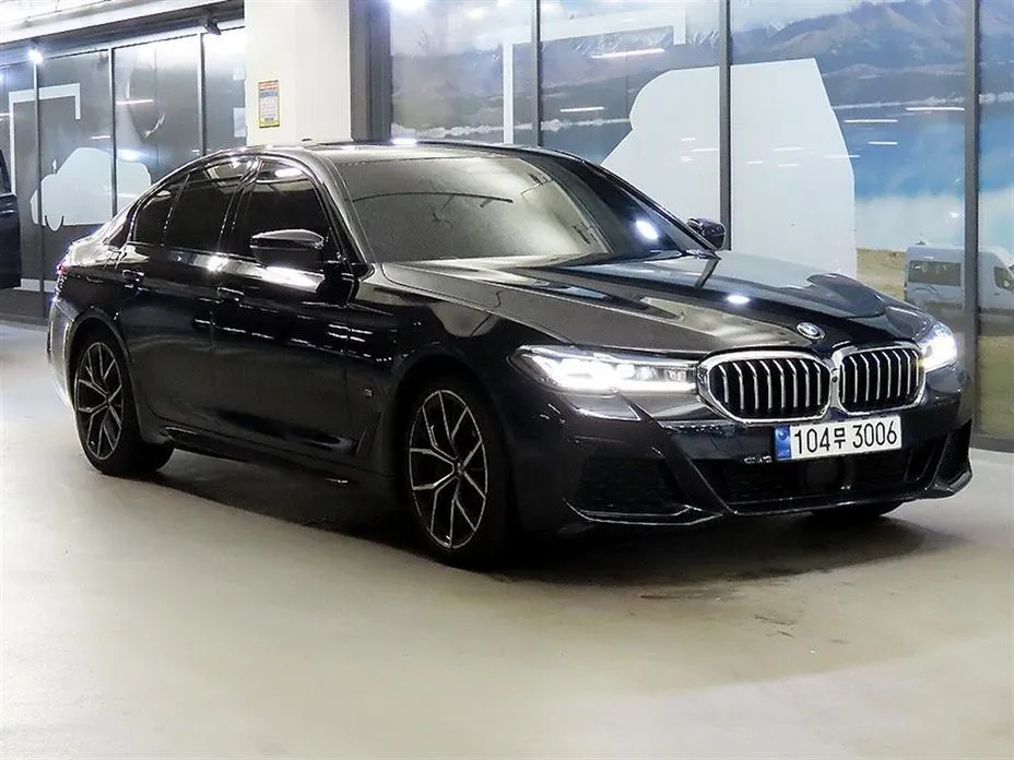 BMW 5-Series — фото 1