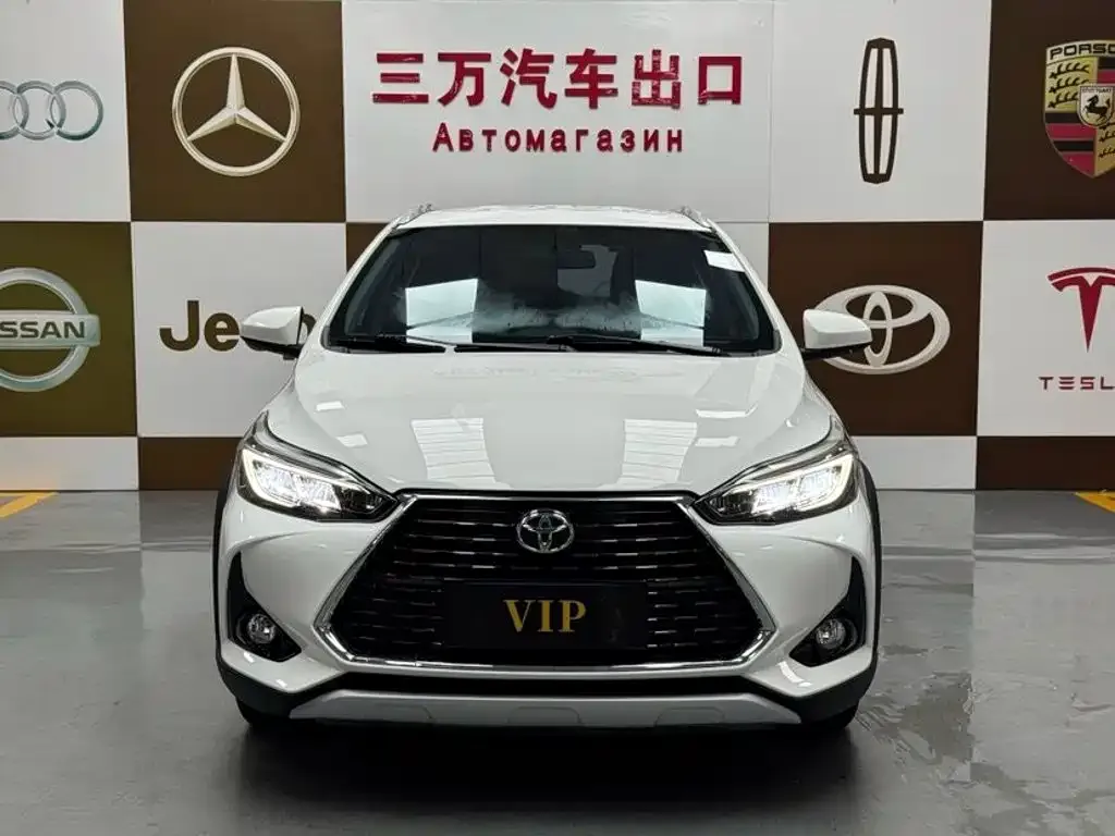 Toyota Yaris L — фото 2