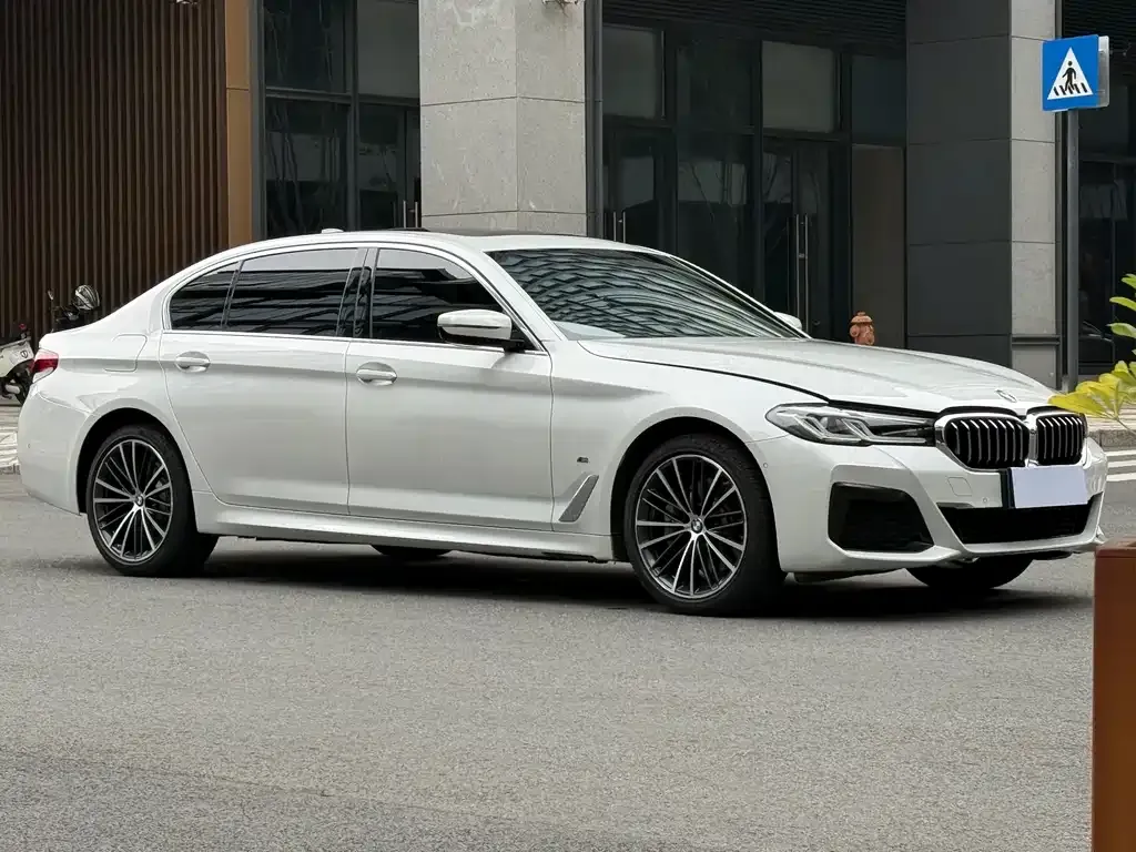 BMW 5 Series — фото 2