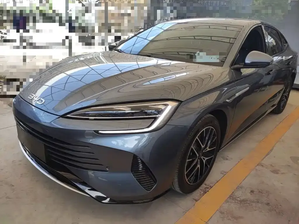 BYD Seal — фото 1