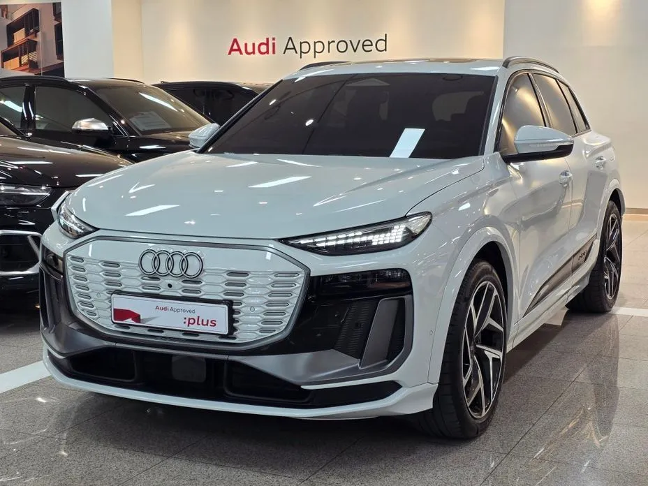 Audi Q6 e-tron — фото 1