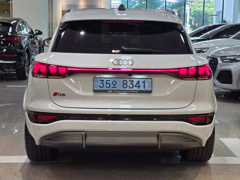 Audi Q6 e-tron — фото 8
