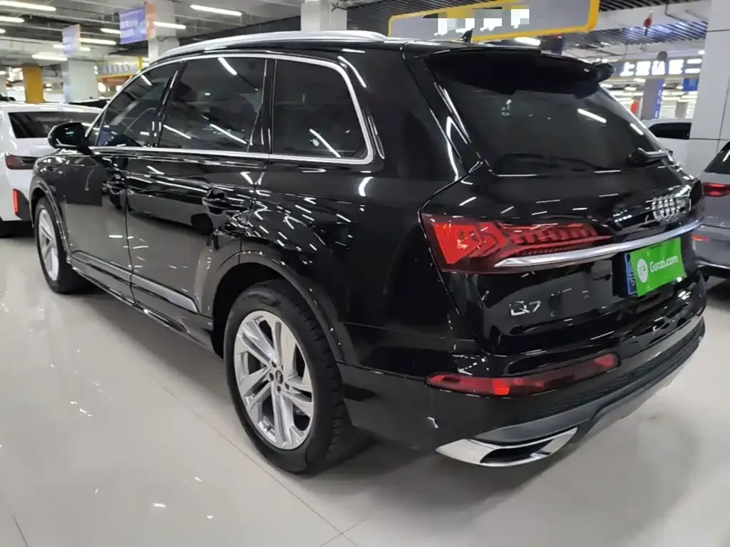 Audi Q7 — фото 3