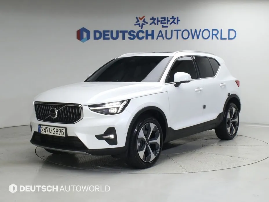 Volvo XC40 — фото 1