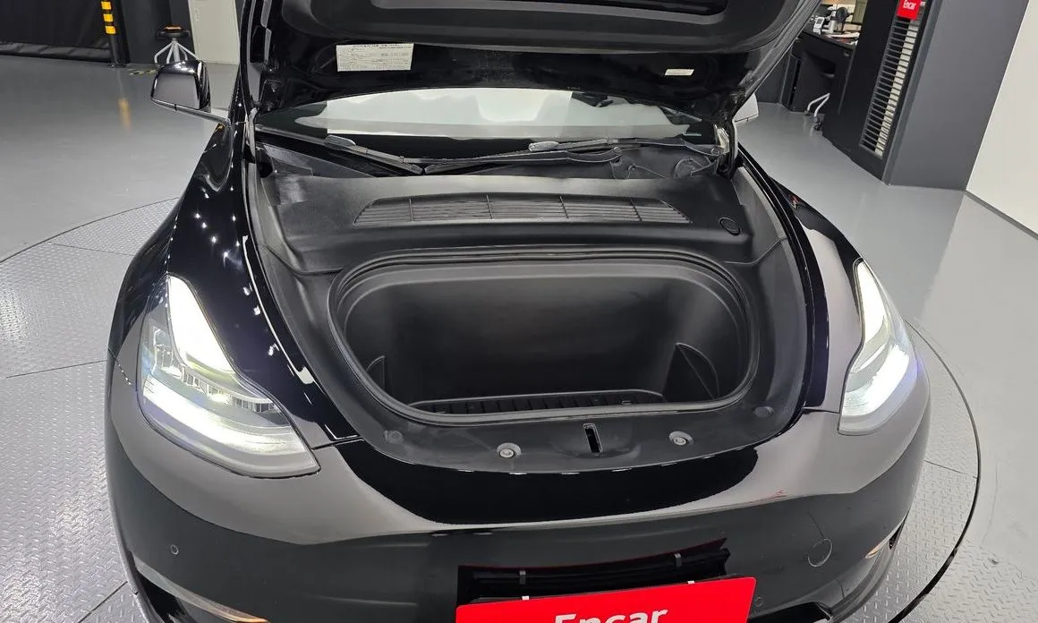Tesla Model Y — фото 7