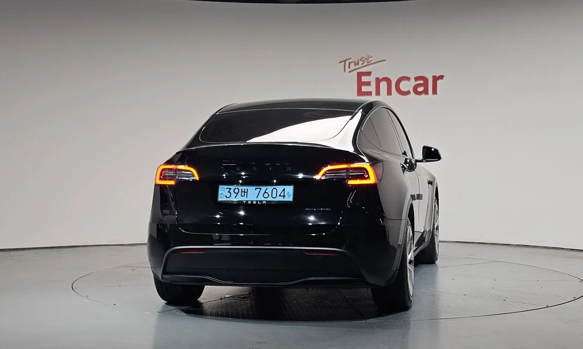 Tesla Model Y — фото 5