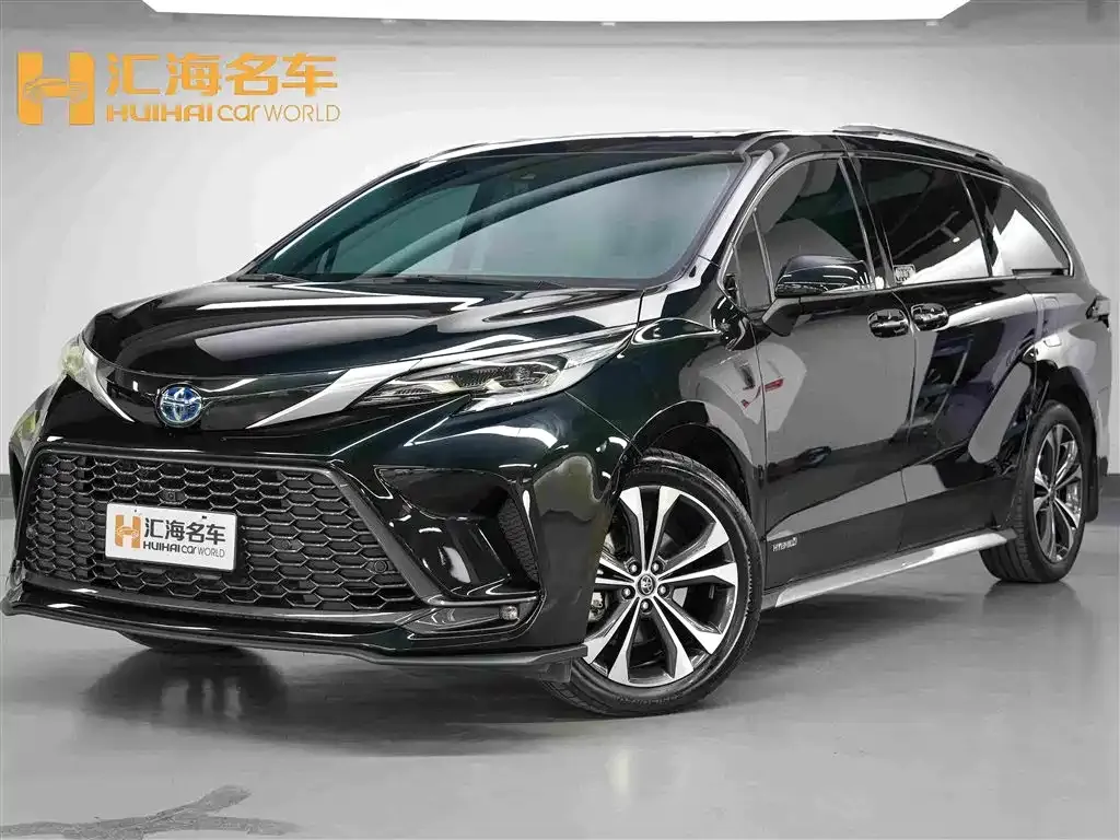 Toyota Granvia — фото 1