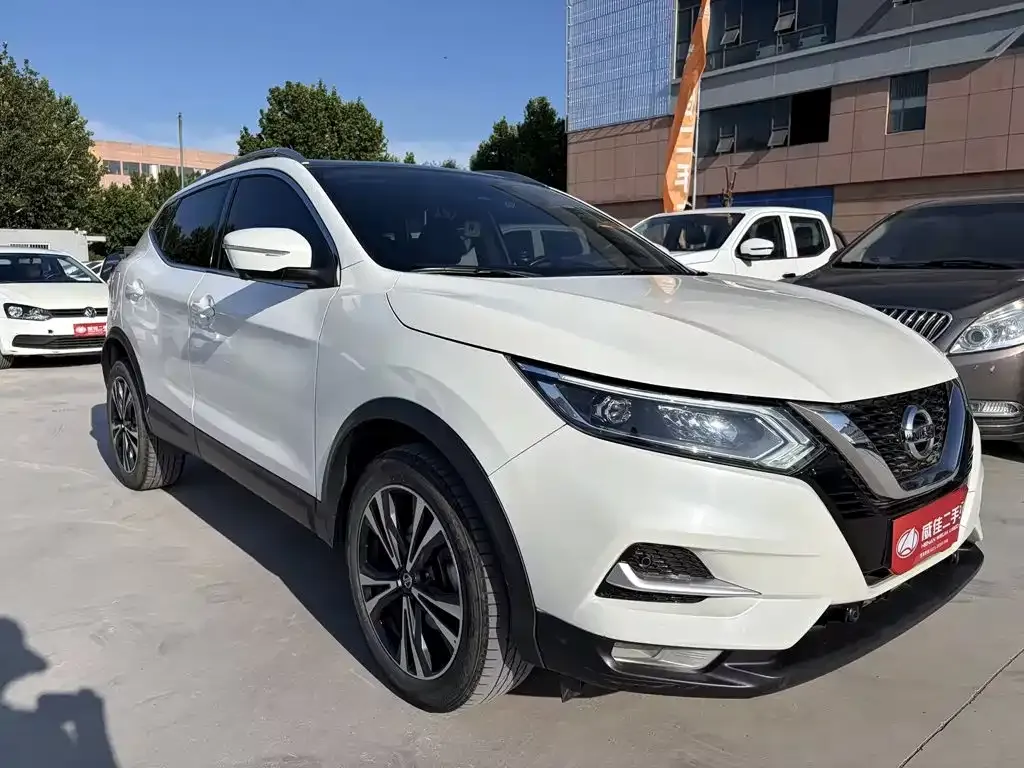 Nissan Qashqai — фото 9