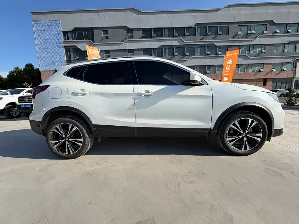 Nissan Qashqai — фото 8
