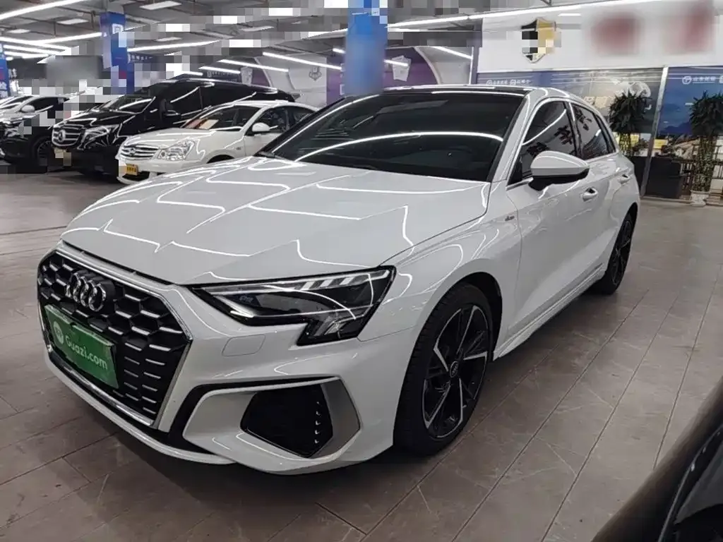 Audi A3 — фото 1