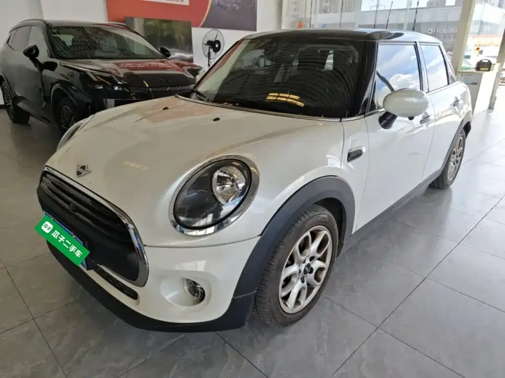 MINI Cooper (3-door) — фото 1