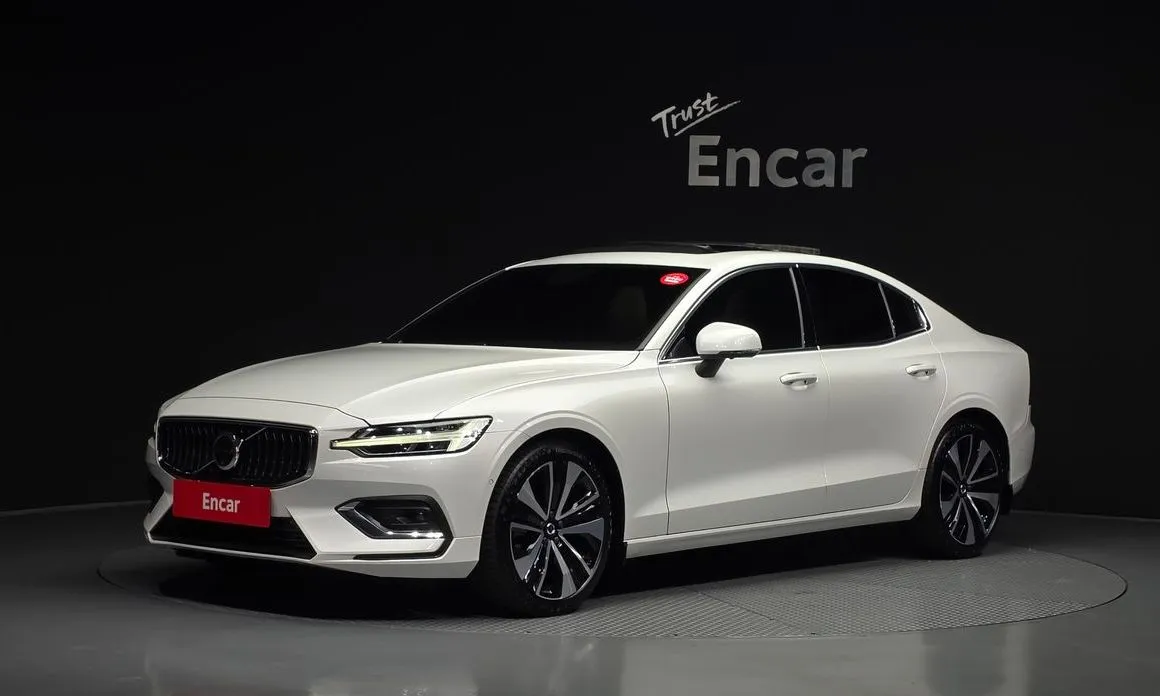 Volvo S60 — фото 1