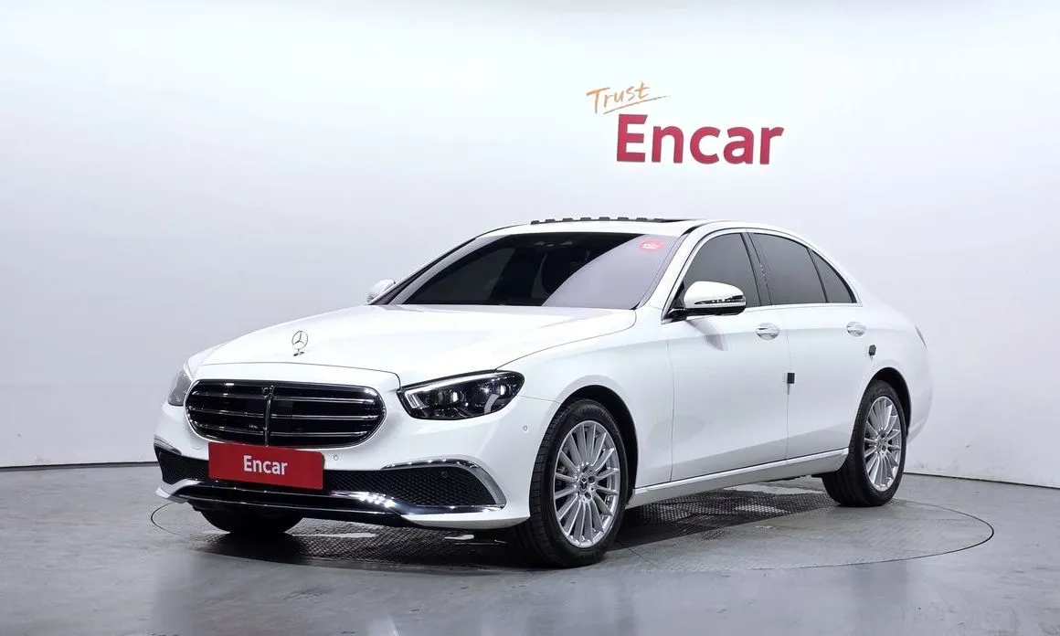 Mercedes-Benz E-Class — фото 1