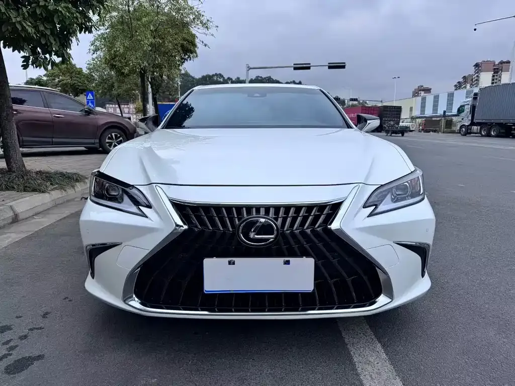 Lexus ES — фото 2