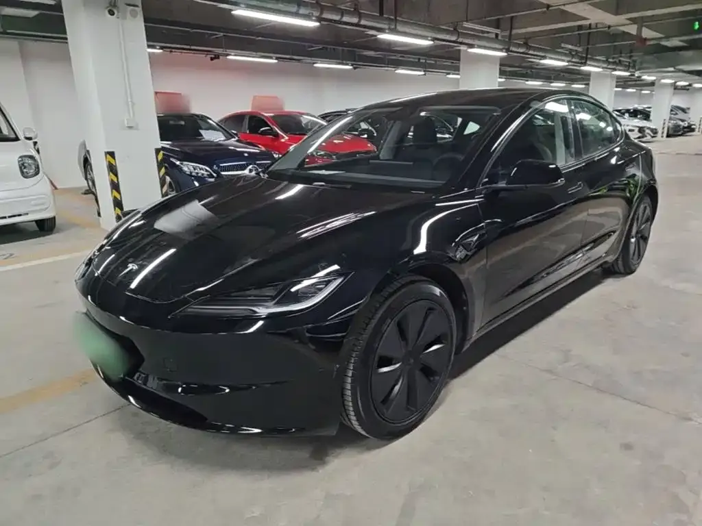 Tesla Model 3 — фото 1
