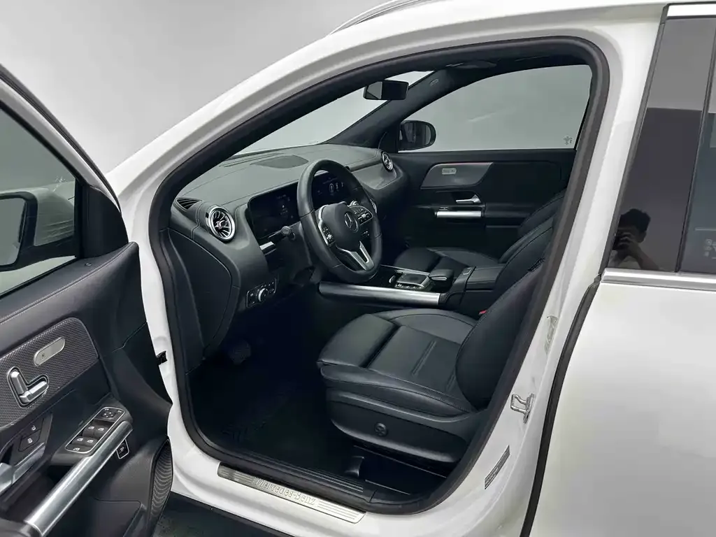 Mercedes-Benz GLA — фото 6