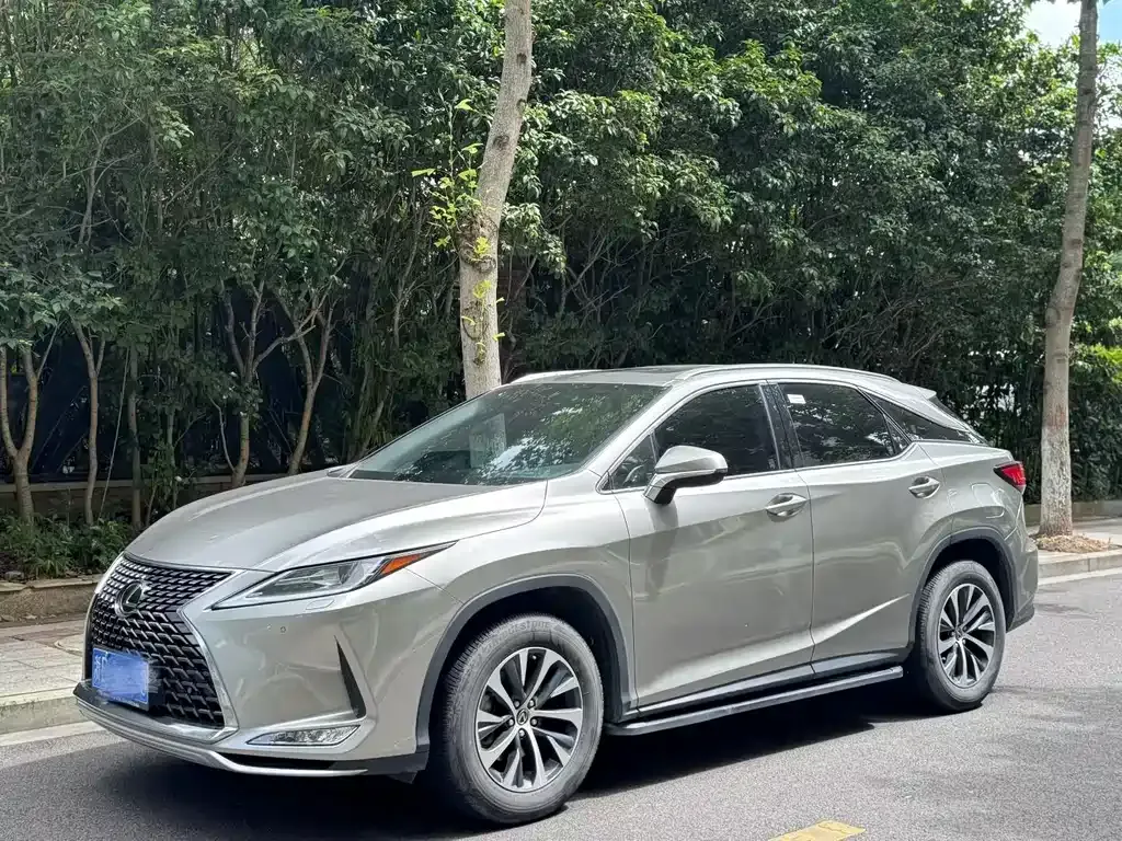 Lexus RX — фото 1