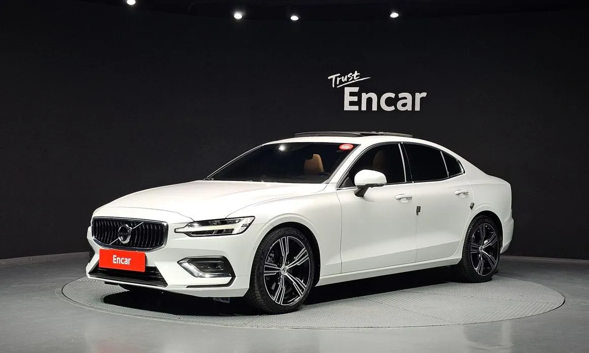 Volvo S60 — фото 1