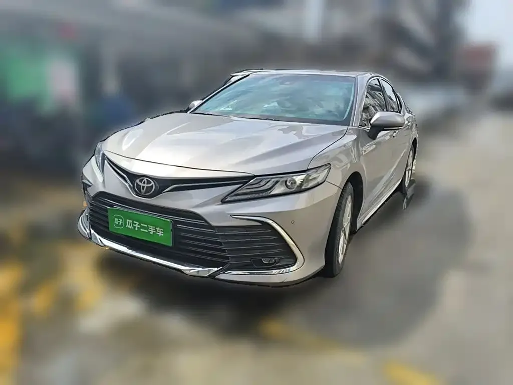 Toyota Camry — фото 9