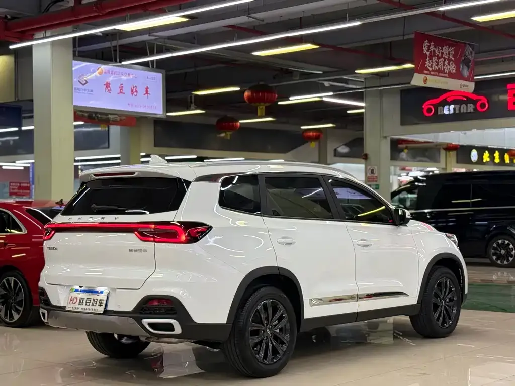 Chery Tiggo 8 — фото 3