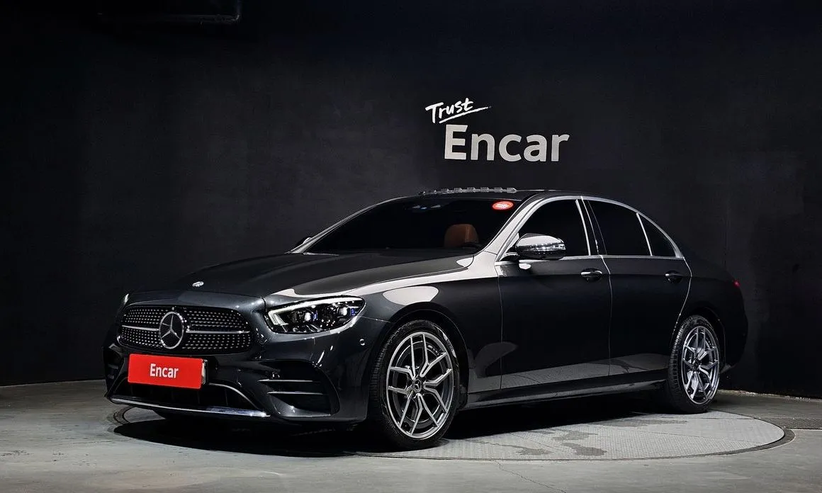 Mercedes-Benz E-Class — фото 1