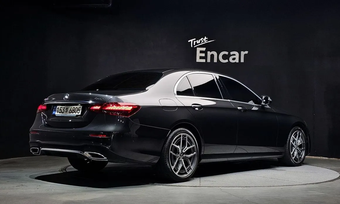 Mercedes-Benz E-Class — фото 10
