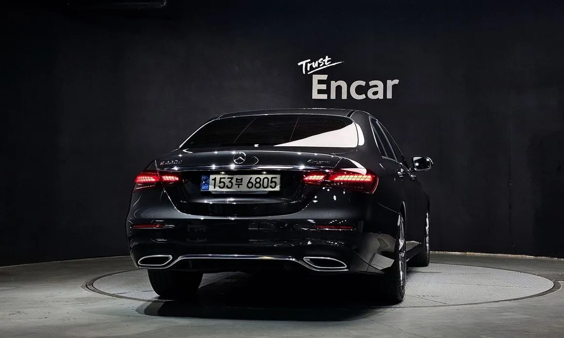 Mercedes-Benz E-Class — фото 4