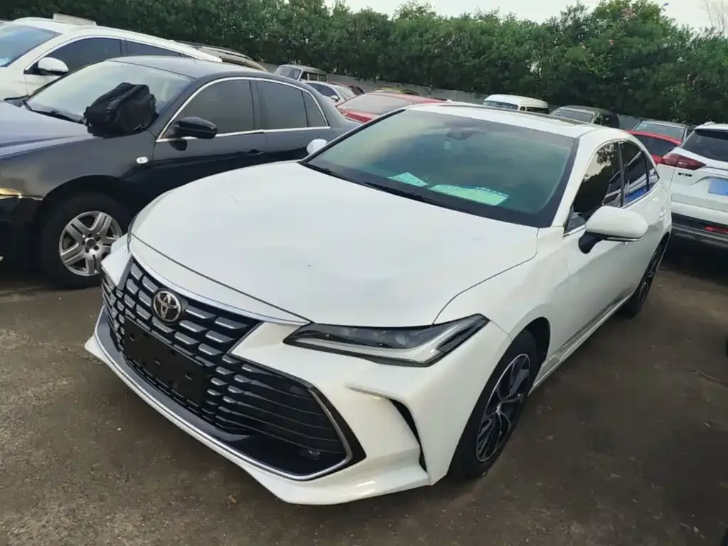 Toyota Avalon — фото 1