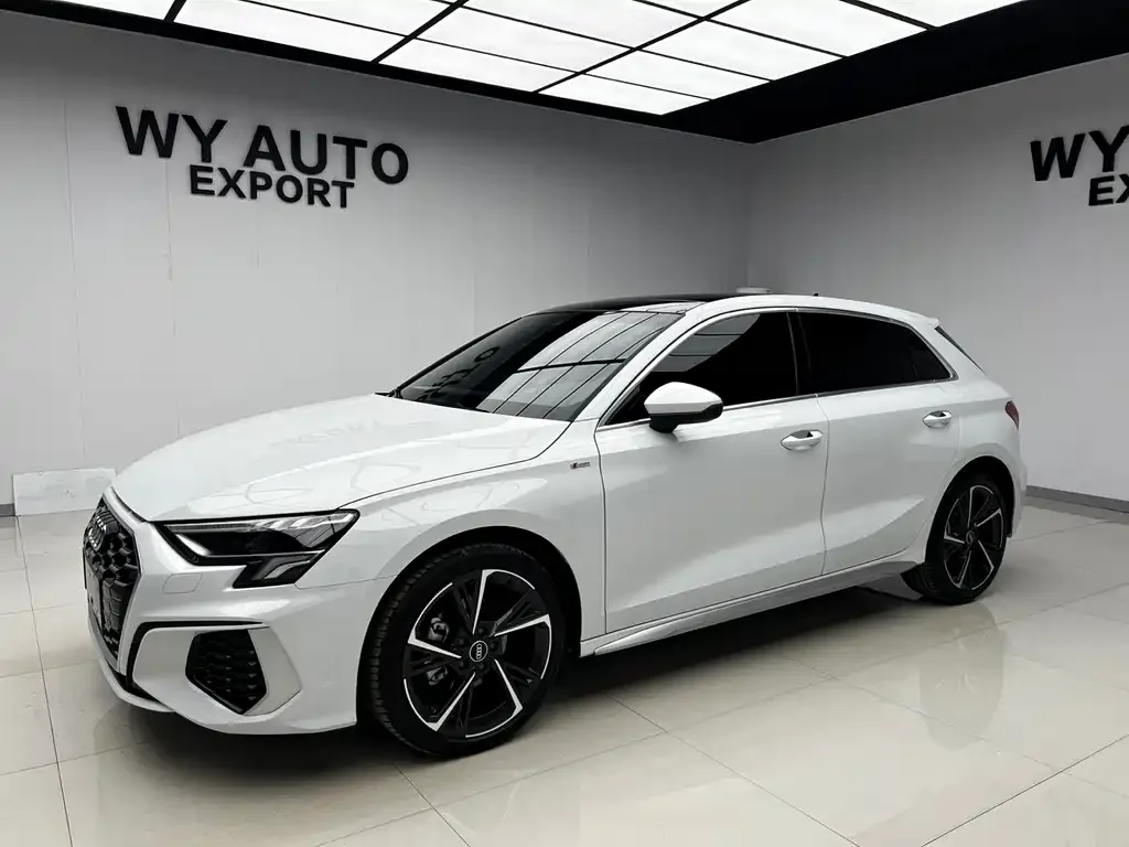 Audi A3 — фото 1