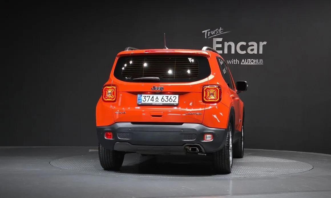 Jeep Renegade — фото 5