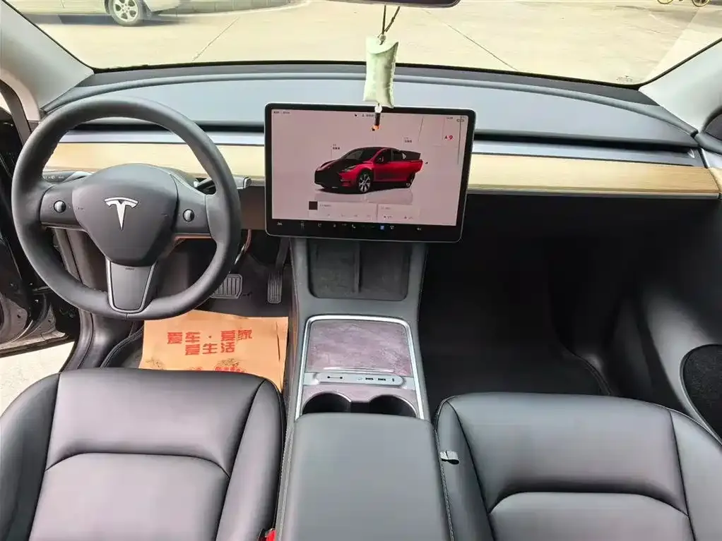 Tesla Model Y — фото 4