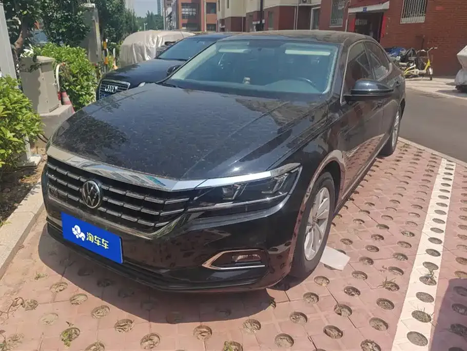 Volkswagen Passat — фото 1