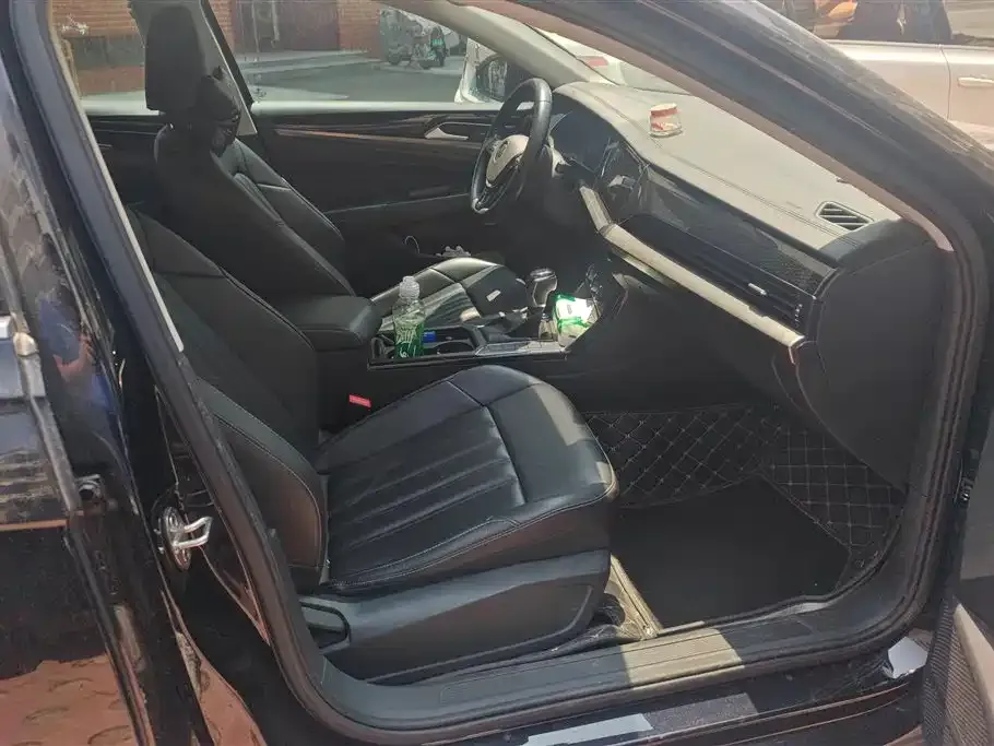 Volkswagen Passat — фото 7