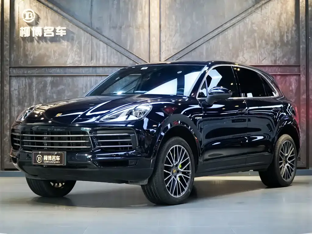 Porsche Cayenne Hybrid — фото 1